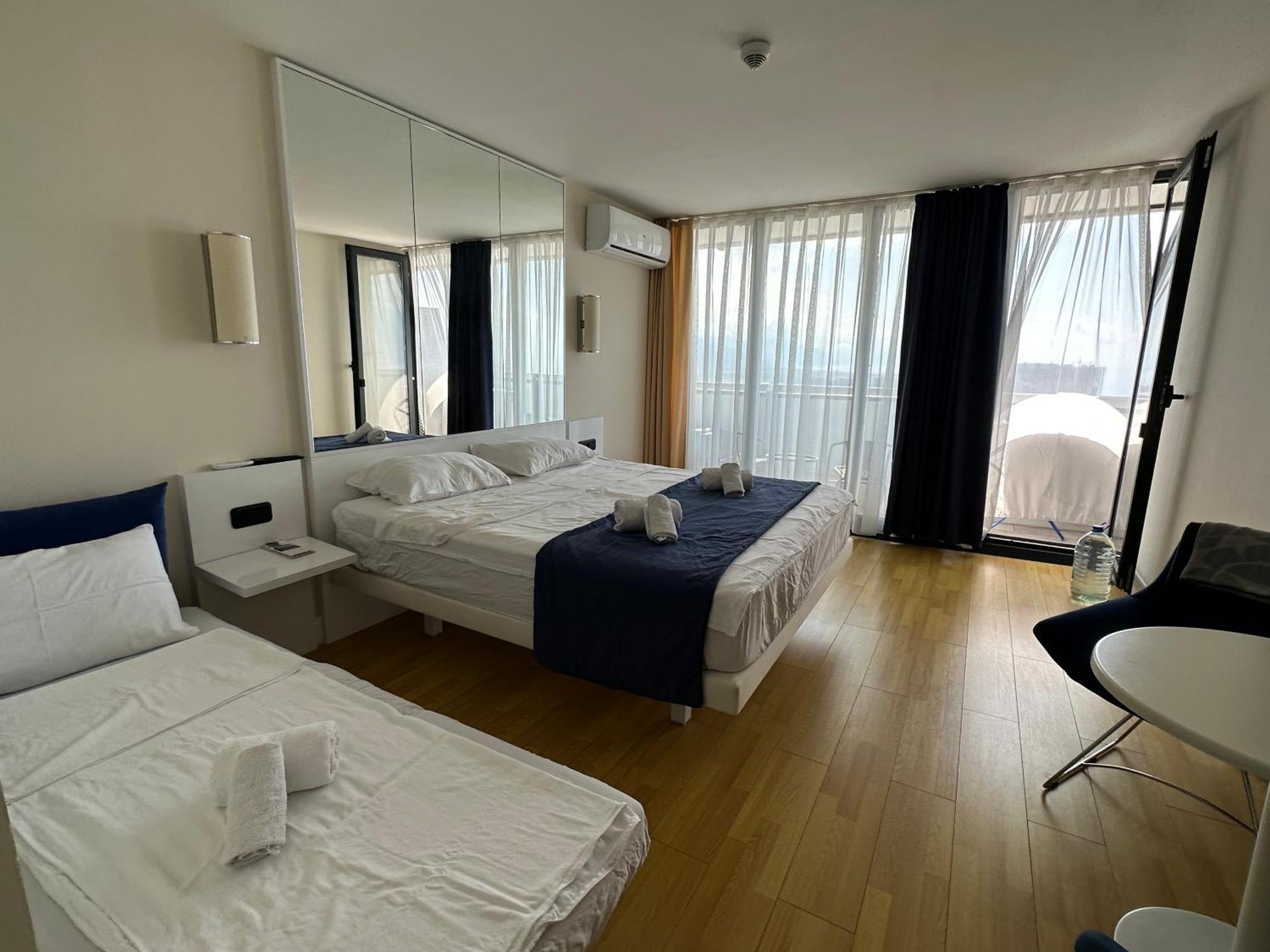 Orbi City 45 Floor Батумі Екстер'єр фото